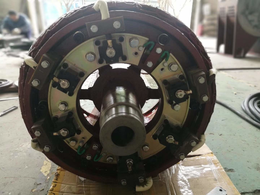 Γρήγορος Pelton τουρμπίνα Generator ισχύος αέρα / λάδι ψύξη Brushless διέγερση λειτουργία από ανοξείδωτο χάλυβα IP54