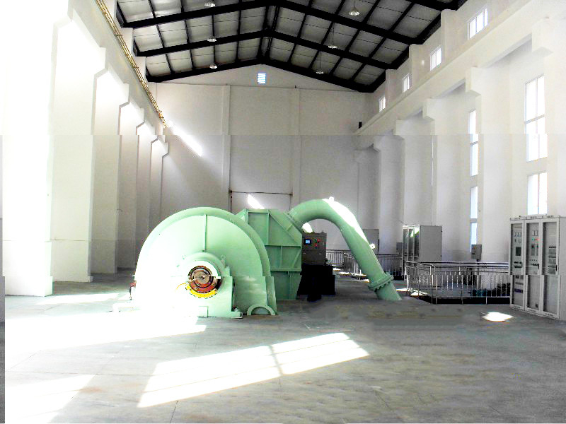 Τυπική ταχύτητα 6-10kV μονάδα γεννήτριας υδροτουρμπίνης Pelton με ψύξη αέρα / λάδι μικροκυβερνήτης