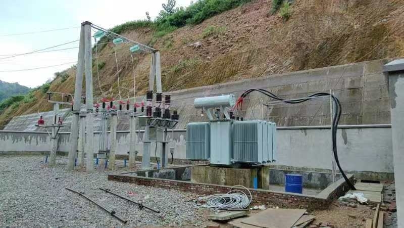 90-96% Απόδοση Γεννήτρια υδροτριβάνης για υδροηλεκτρική ενέργεια 5m-500m Κεφαλή νερού 450-1000 RPM