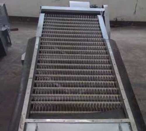 Μηχάνημα Βιομηχανικού Καθαρισμού με συμβατότητα πλάτους ραφιού 0,5 έως 3 μέτρων και εξαρτήματα από χάλυβα υψηλής αντοχής ανθεκτικά στη διάβρωση για αυτόματο ή χειροκίνητο έλεγχο